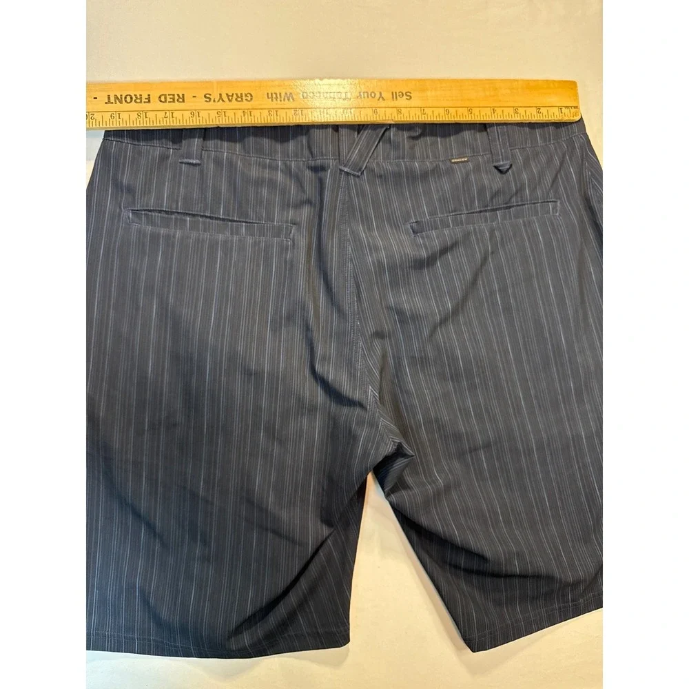 Oakley Mens Pinstripe Golf Shorts Navy Blue 38W Hybrid Casual Performance 38